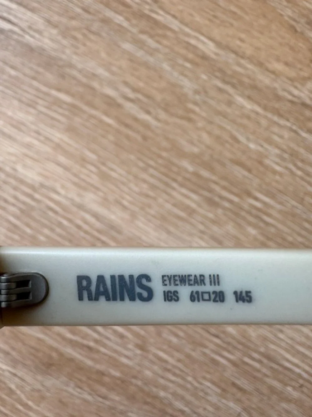 Rains never worn